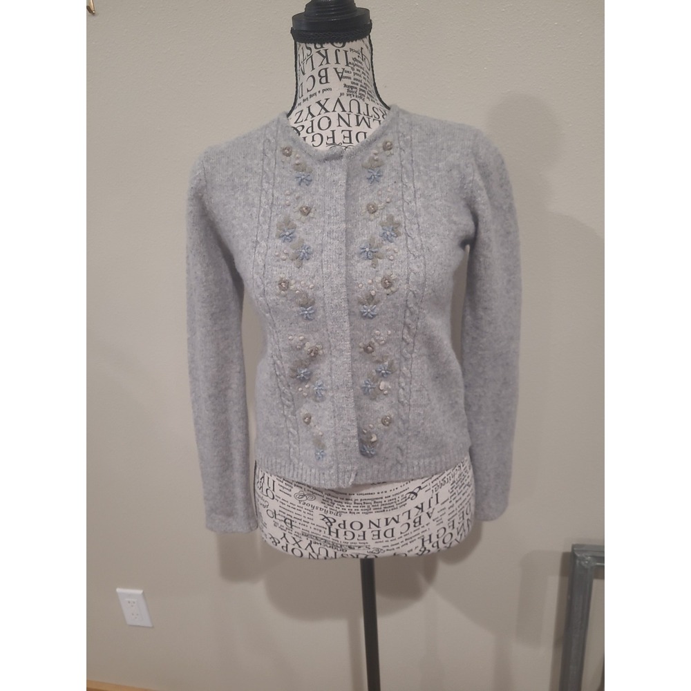 Eddie Bauer Lambs wool Women SZ XS Gray Embroidered Floral Button Up Cardigan